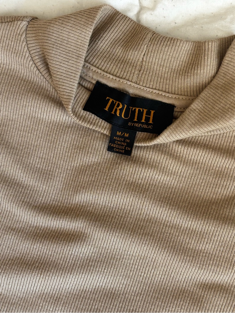 Truth by Republic Ribbed Mock-Neck Tank in Taupe Size M - Picture 4 of 5